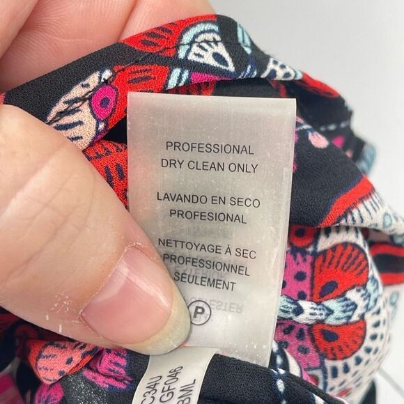 Tommy Hilfiger Womens Butterfly Blouse Top Sleeveless Tie Neck Red Black Small - Picture 3 of 9